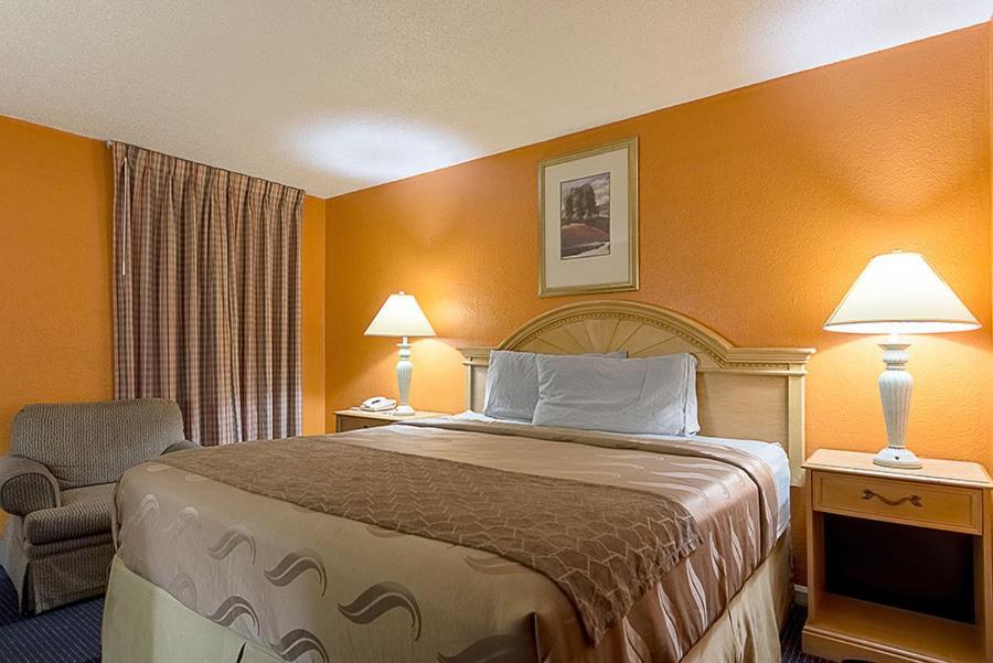Highway Inn Paris Ngoại thất bức ảnh